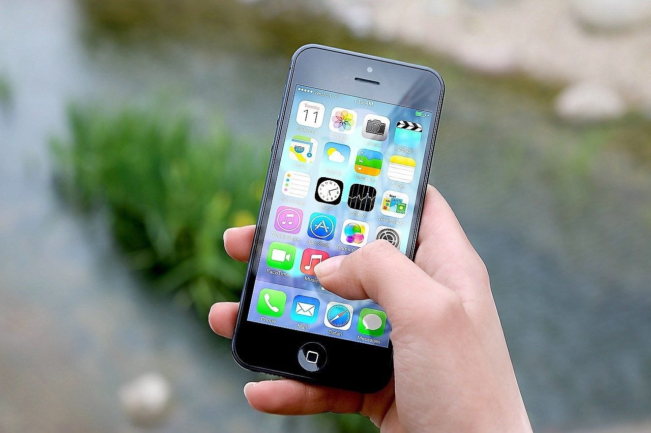 Tips For Using Your Smartphone On A Cruise Ship Eatsleepcruise Com