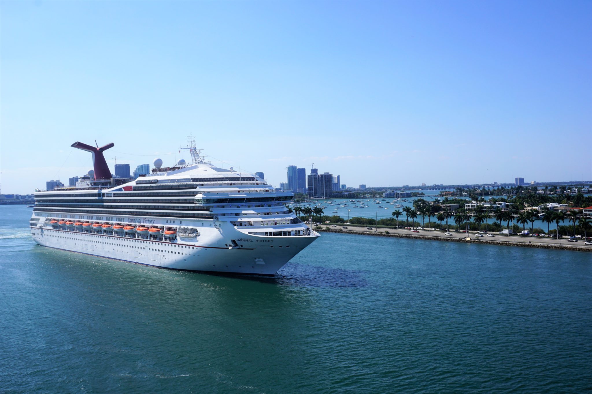 when cruise lines are expected to resume service
